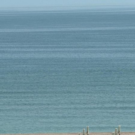 VIRGO Apartaments Summerland Mamaia Bagian luar foto